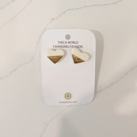 Just One Jewelry - Just One - Heart-Shaped Earrings